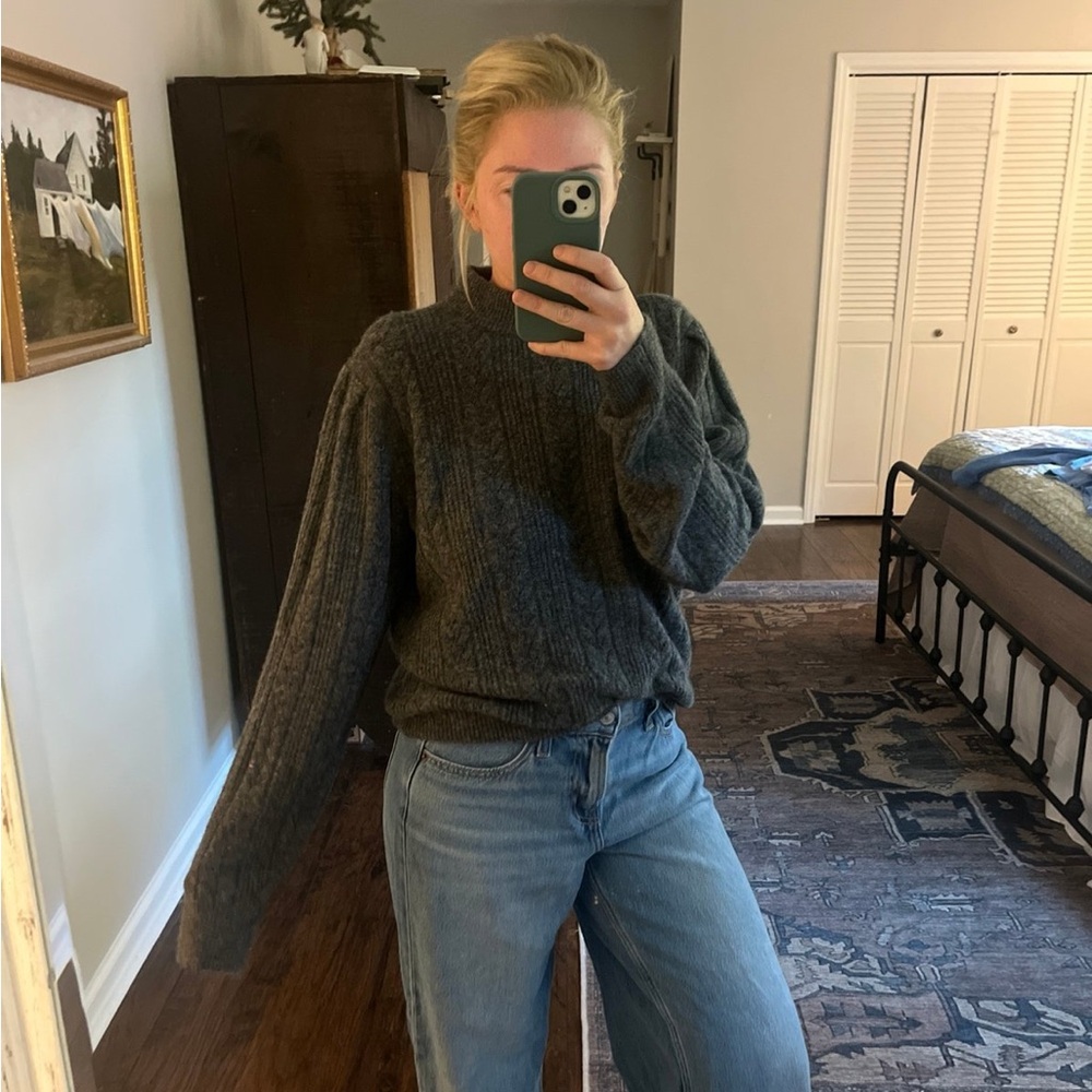 Aritzia sweater new